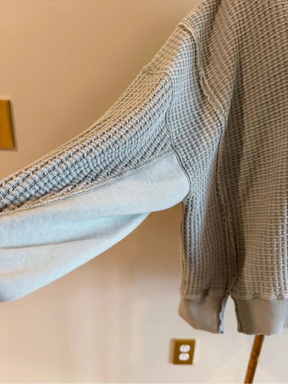 American Eagle Lived-In Waffle Knit Oversized Crewneck - Picture 3 of 8
